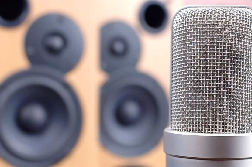 Can Microphones Be Used as Speakers? Possibilities and Limitations